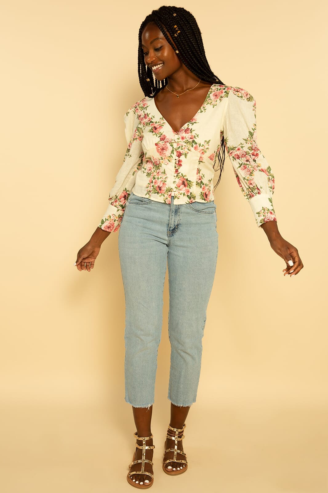 Floral V-Neck Button Puff Shoulder Top