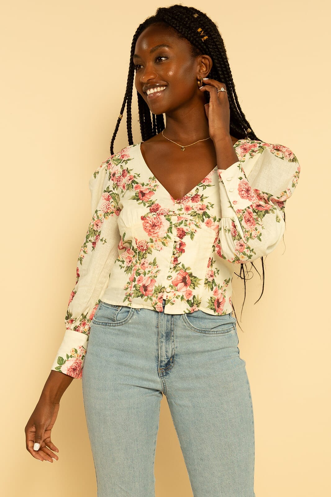 Floral V-Neck Button Puff Shoulder Top