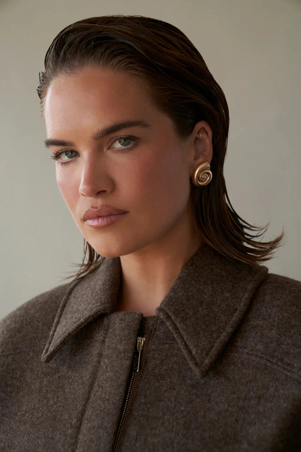 Lili Claspe La Mer Gold Shell Stud Earrings